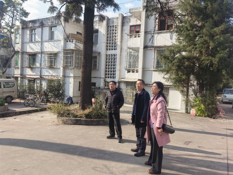 2026.01.15胡校长进行安全检查 2026.01.15胡校长进行安全检查