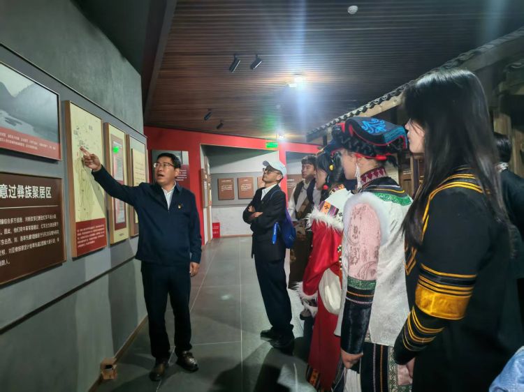 书记讲解 书记讲解