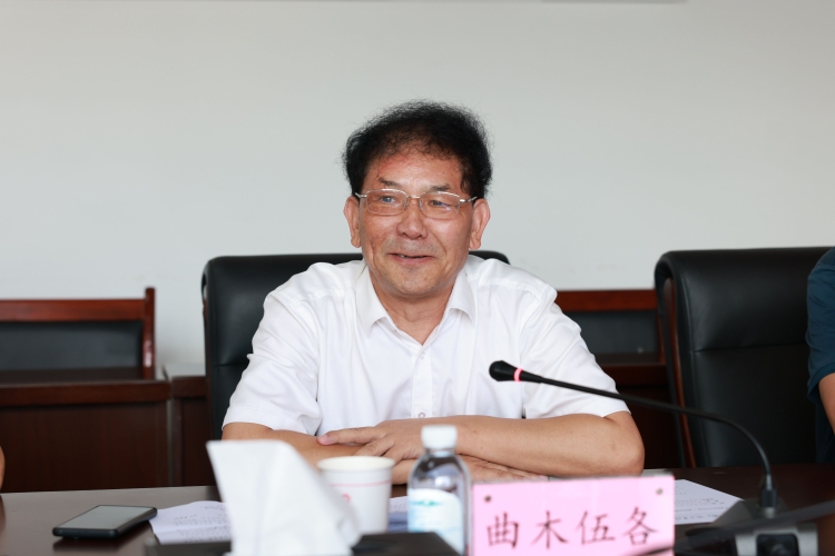曲木伍各 (1)